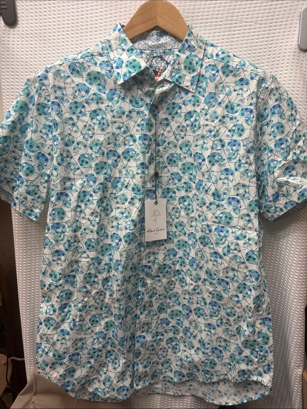 Men’s Robert Graham Clarkston Skull short sleeve button down sz L
